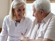https://www.lemediasocial-emploi.fr/media/cache/articles_thumbnail/uploads/images/articles-small/5dd52535e7206_Conseils_Professionnel senior_MK v2.jpeg